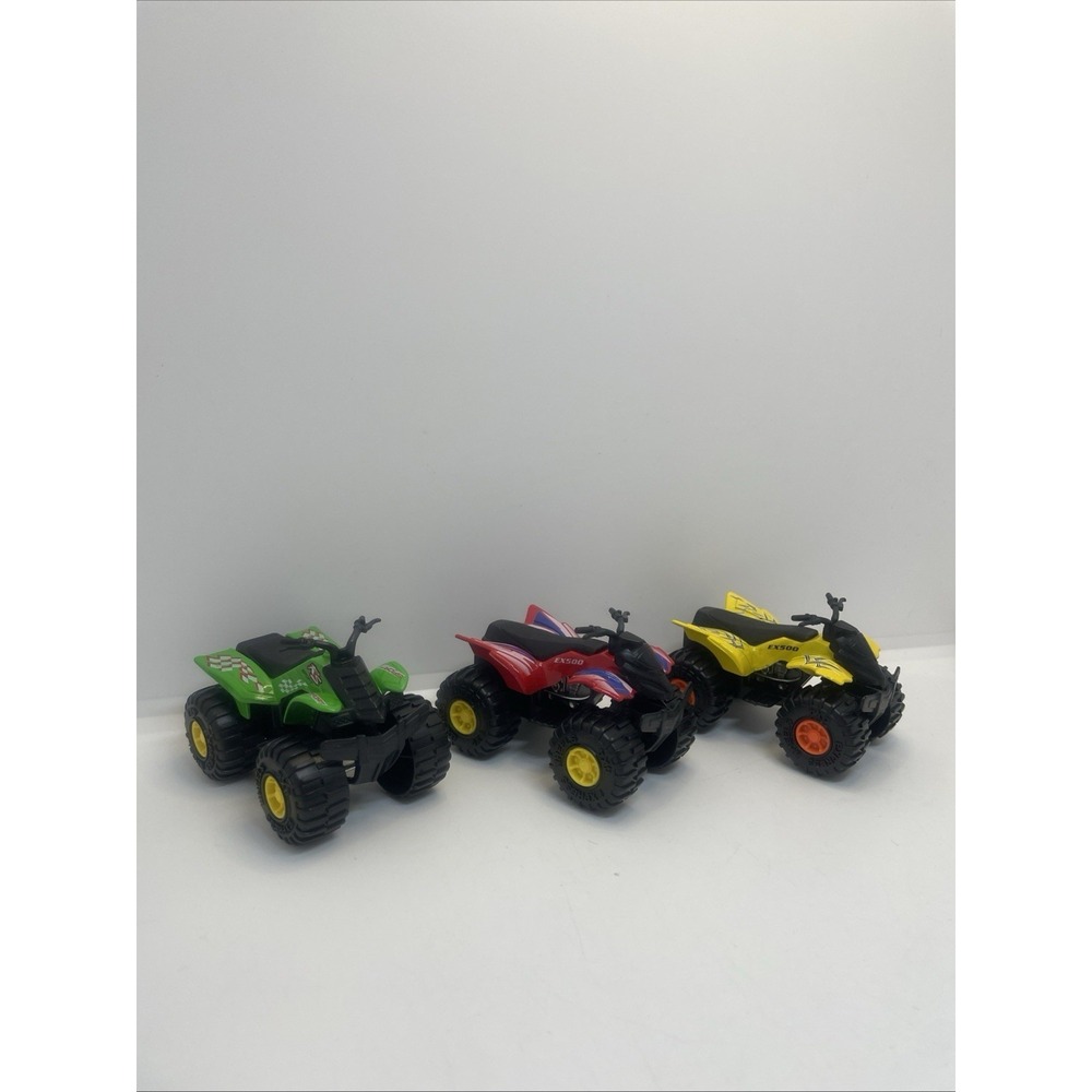 3 Greenbrier International 4x4 ATVs 4 Wheelers‎ Red,green,yellow. EX500